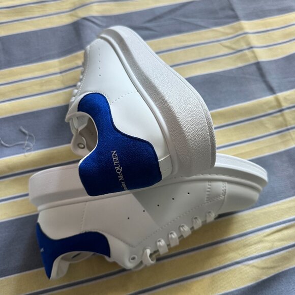 Alexander Mcqueen Oversized Low-Top Sneakers - Picture 10 of 11